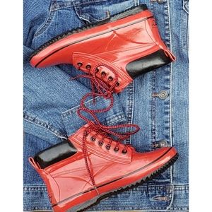 womens black boots with red laces